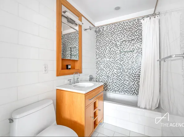 10-50 Jackson Avenue image 1 of 12