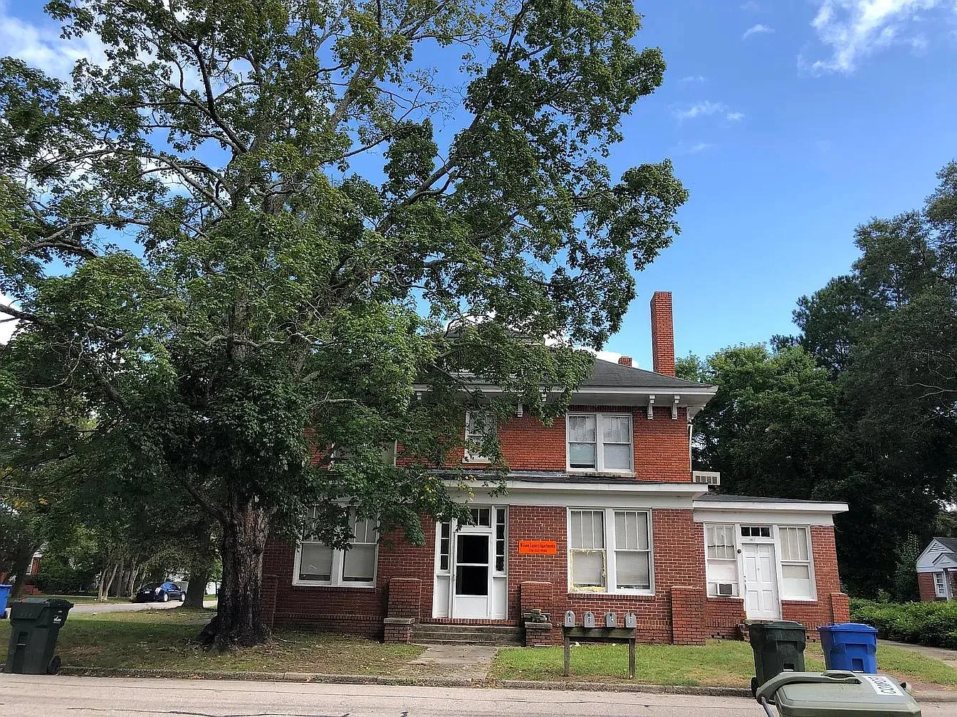 406 Rogers Ave N — Photo 3
