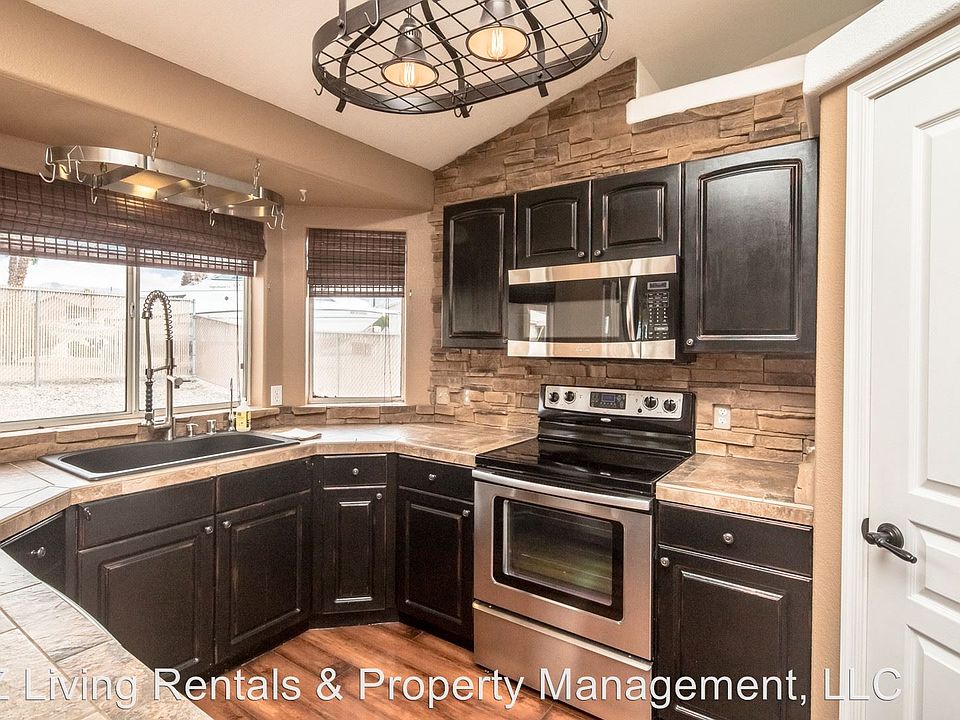 1st image of 3361 Tolteca Dr