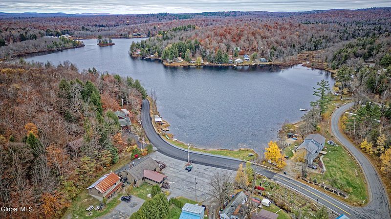 4th image of 9 Kilmer Roadway