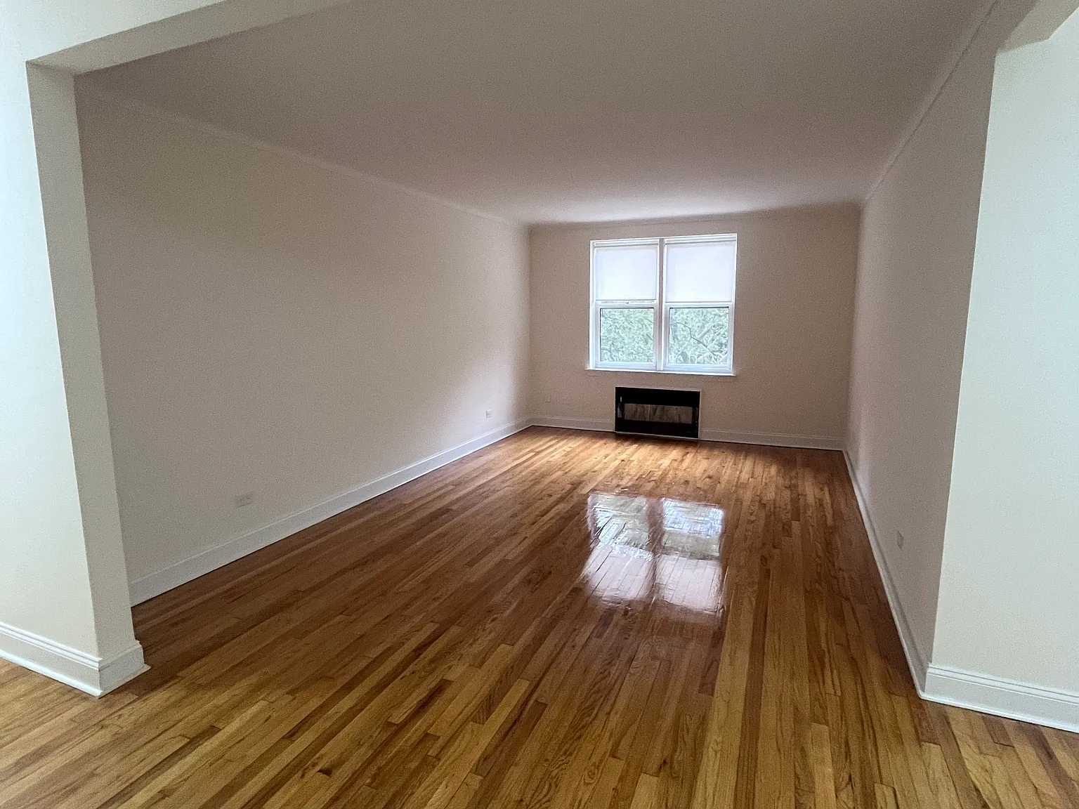 2662 W 2nd St — Photo 3