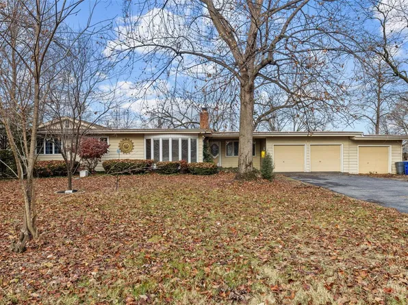 11931 Old Saint Charles Rd, Bridgeton, MO 63044