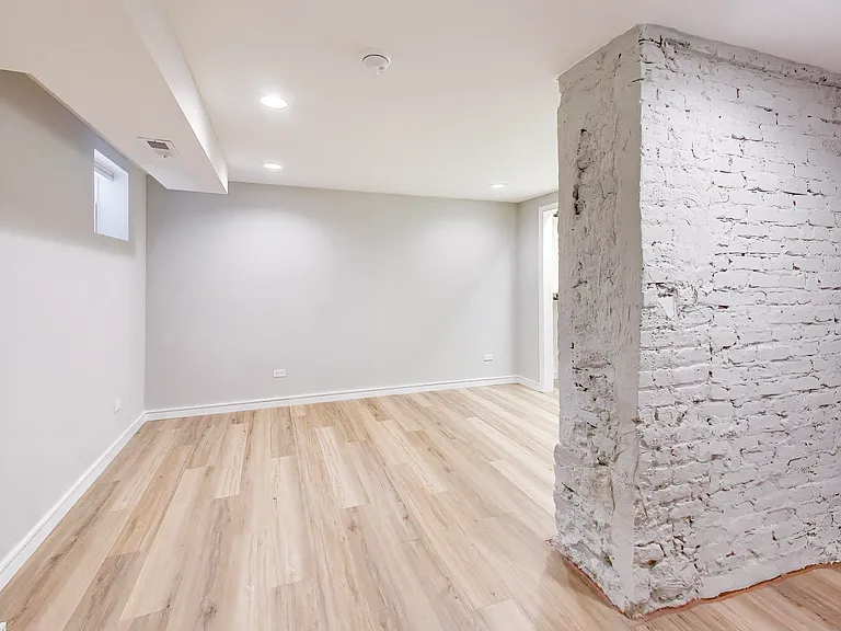 824 N Maplewood Ave #G — Photo 8