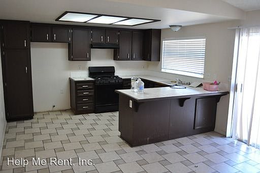 5th image of 23542 Dracaea Ave