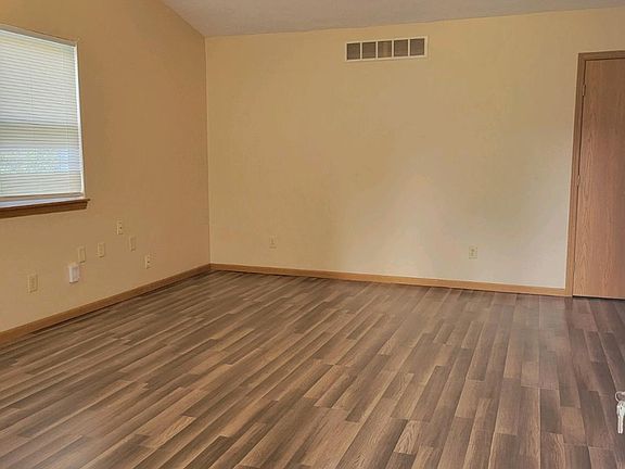 4th image of 185 Westhaven Dr #185