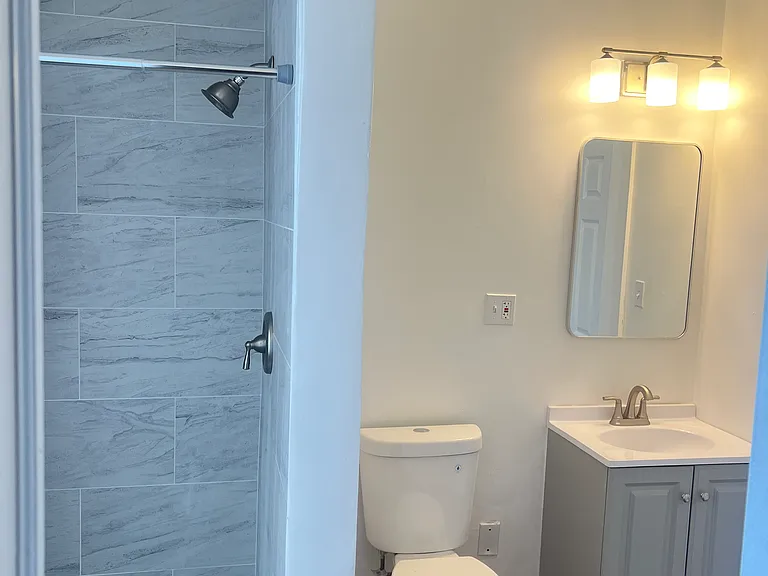 931 Brooks Ln #1 — Photo 7