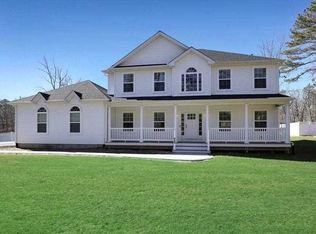 430 Robinson Ave, East Patchogue, NY 11772