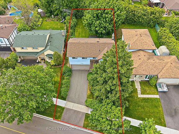 3rd image of 523 Hyacinthe Blvd
