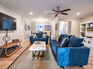 955 Myrtle Ct, Mount Pleasant, SC 29464