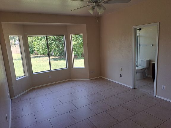3rd image of 456 E 10th Dr