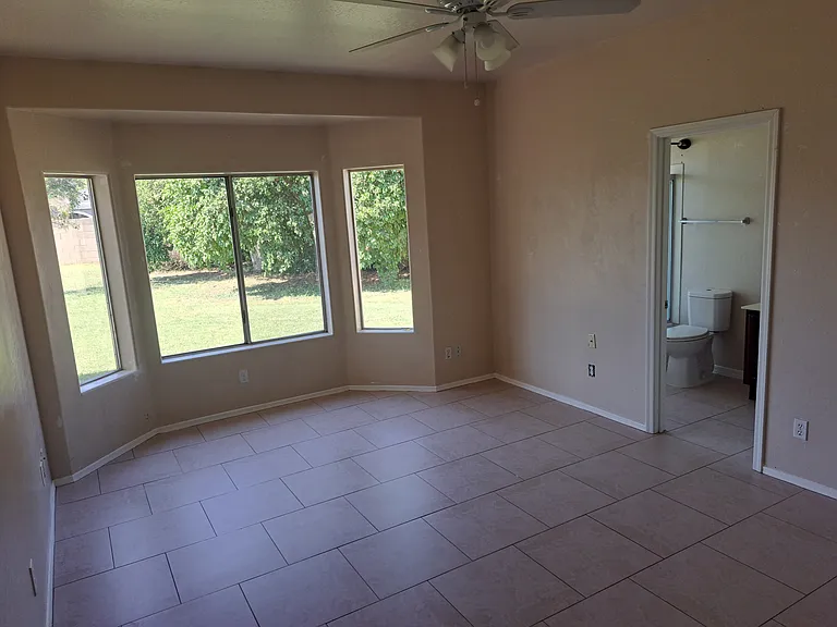 456 E 10th Dr — Photo 3