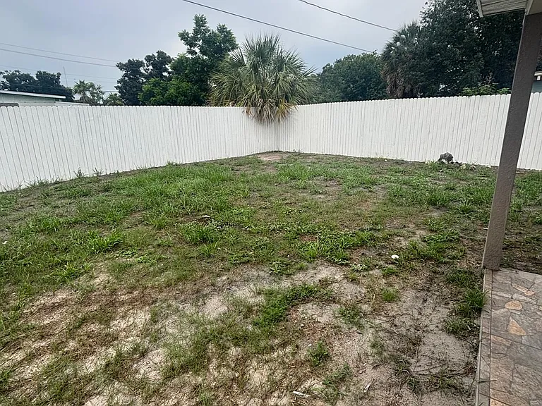 1804 Cadillac Cir — Photo 19