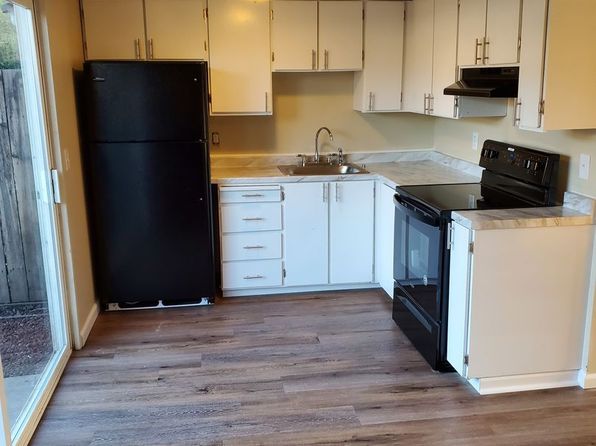 1536 E 3rd St #5