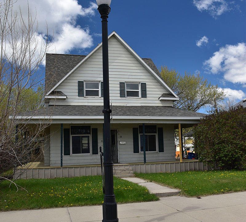 1st image of 716 Broadway St
