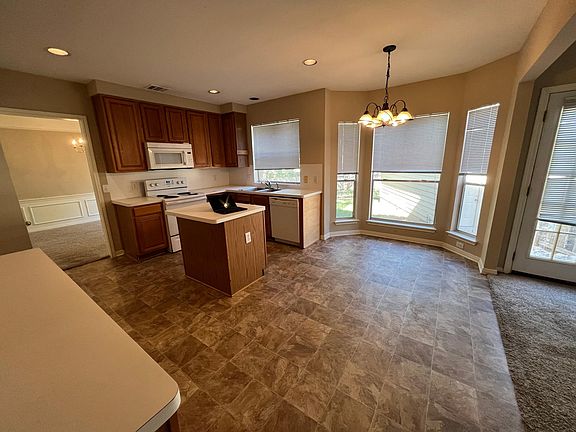 3rd image of 10441 Trailway Oak