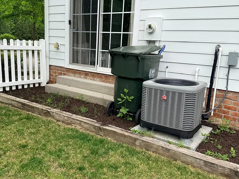 4400 Betty Ln — Photo 2