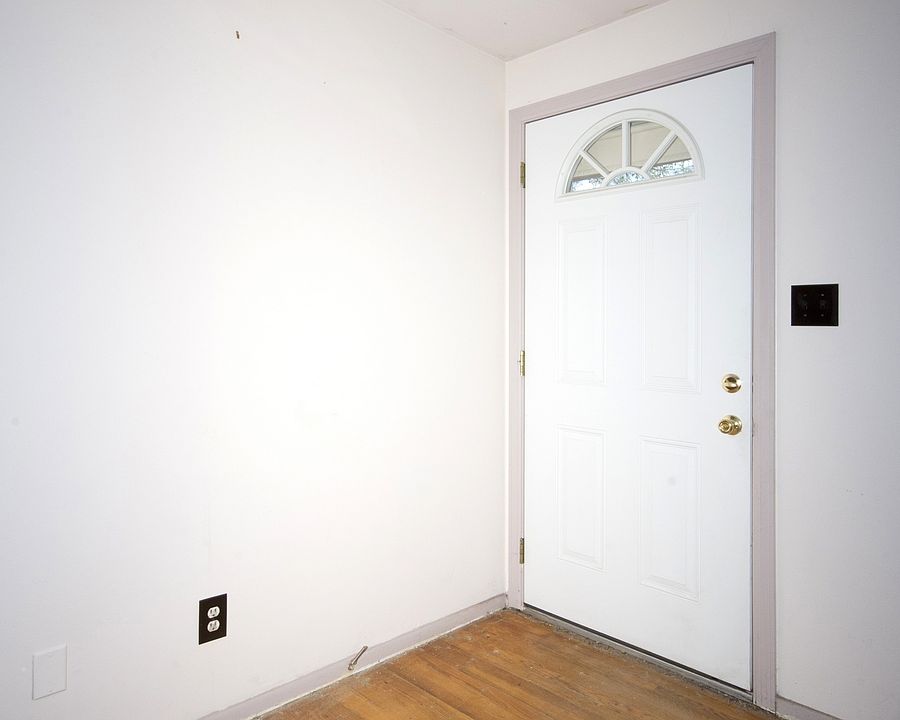 1st image of 505 1/2 Bonfoy Ave