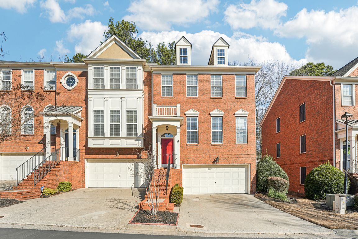 Bridlewood Dr-S1402-001.jpg