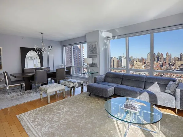 350 W 42nd St APT 34D, New York, NY 10036