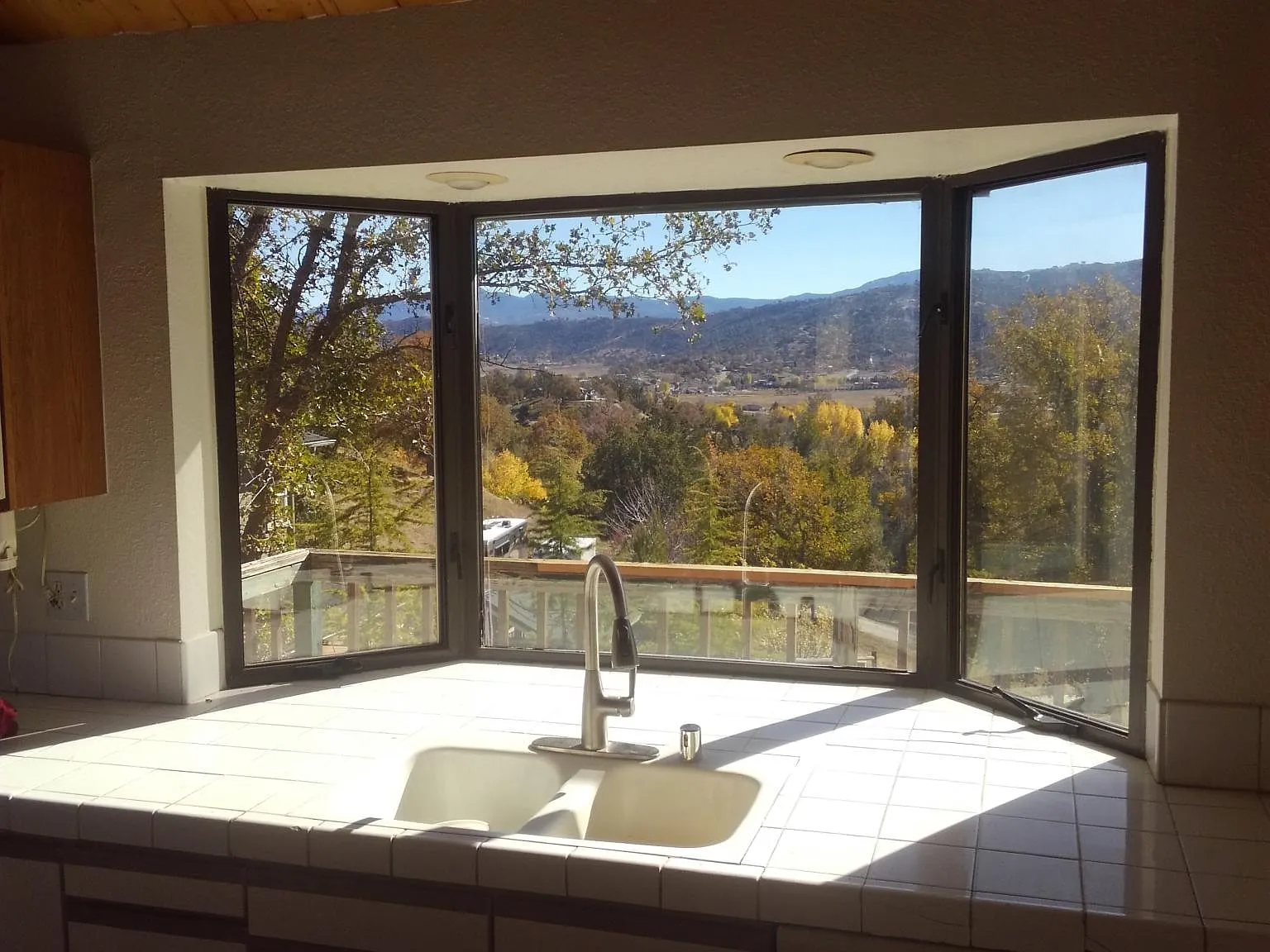 3 bed, 1.5 bath, 1474 sqft, $2,575 — Photo 3
