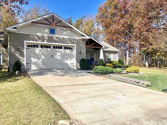 2nd image of 183 Canterbury Dr