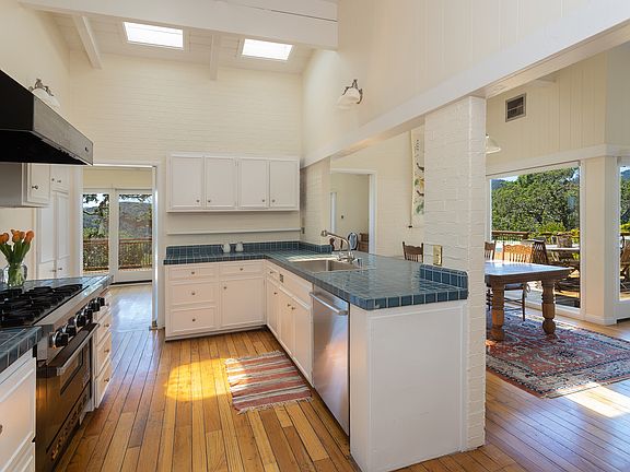 4th image of 151 Greenwood Way