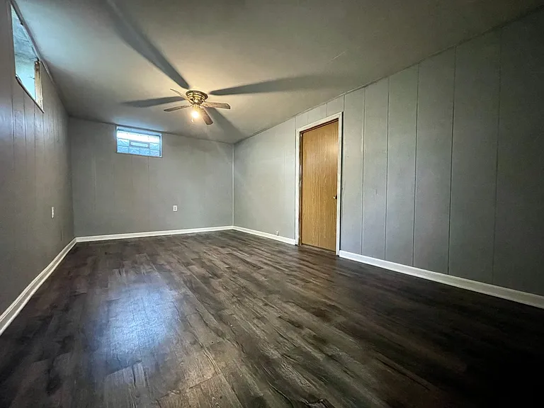 249 Winifred St E — Photo 8