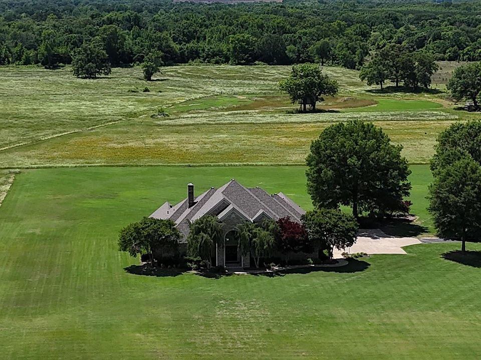 1st image of 54 Middle Rd