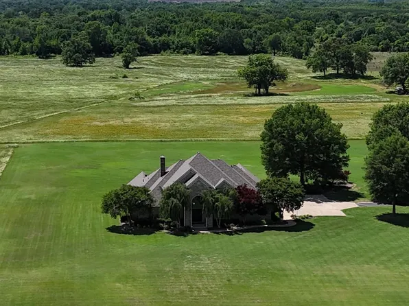 54 Middle Rd, Conway, AR 72032