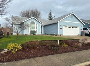 1421 NE Grandhaven St, McMinnville, OR 97128