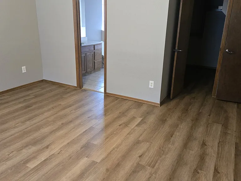 4813 Montclair Dr — Photo 7
