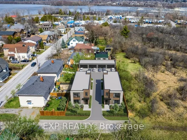 2723 Rowatt St, Ottawa, ON K2B 6N9