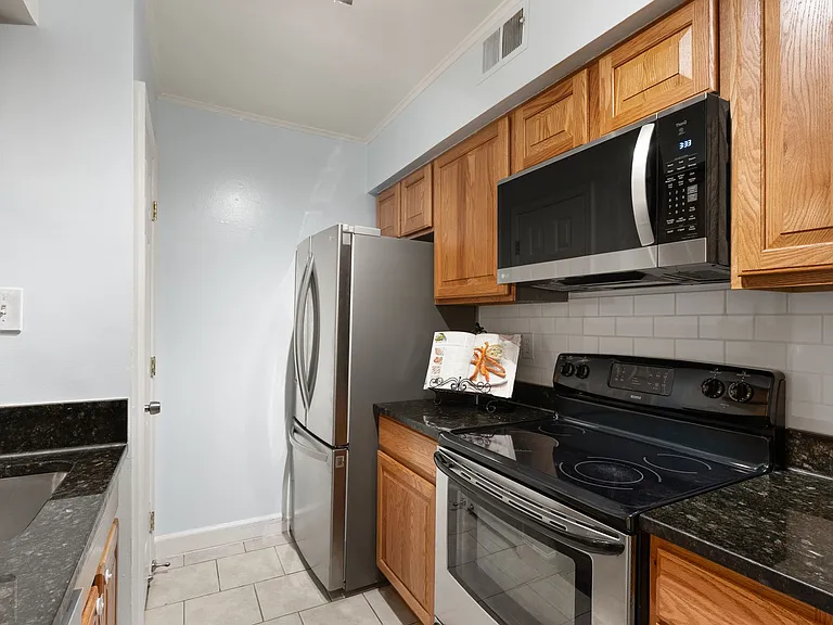 8511 Barrington Ct #S — Photo 6