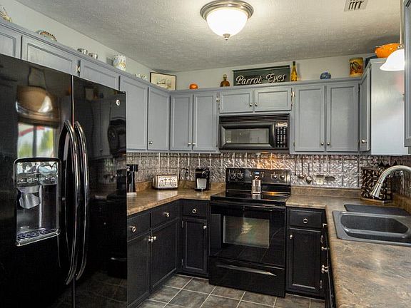 4th image of 209 Lakebrink Dr