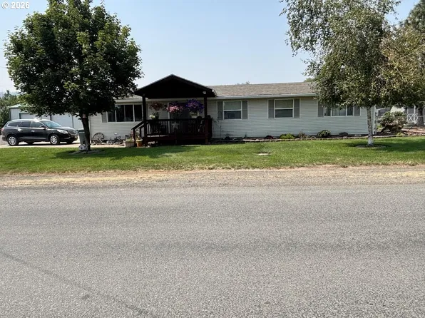270 S 17th Ave, Elgin, OR 97827