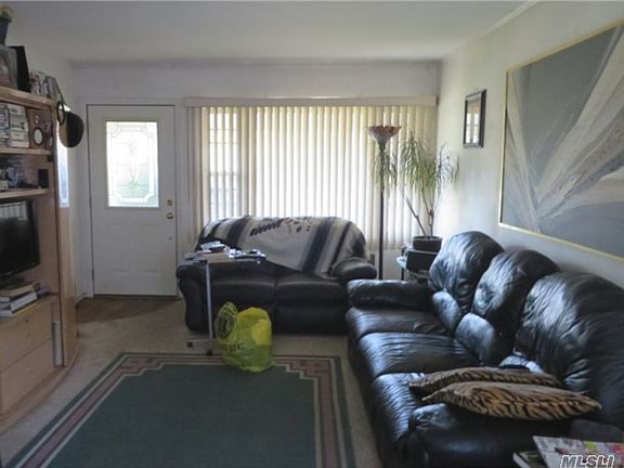 3rd image of 4 Dollard Dr