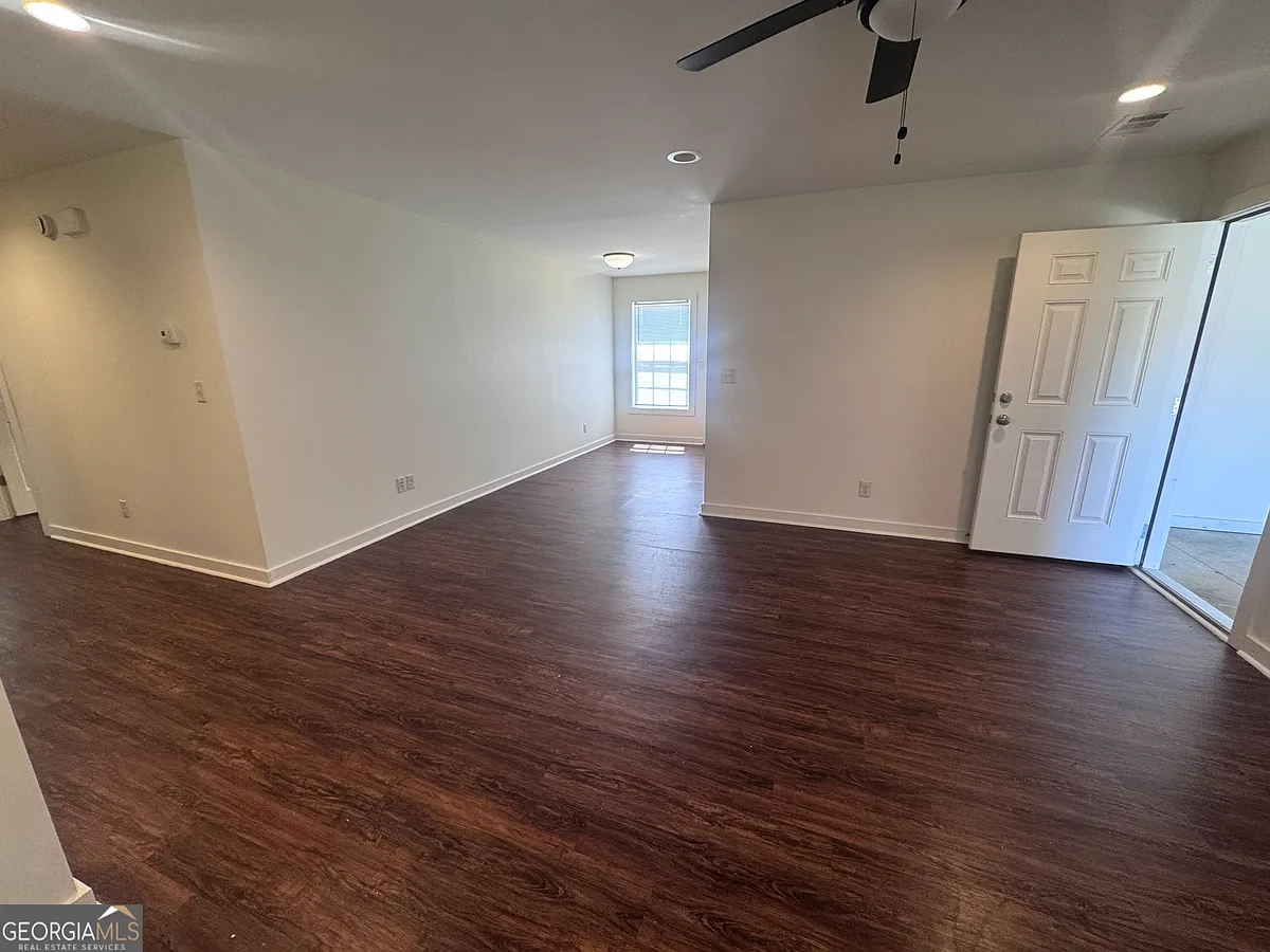 Building Photo - 135 Shuman Ln #A