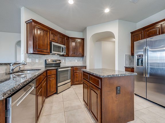 3rd image of 4604 Shagbark Dr