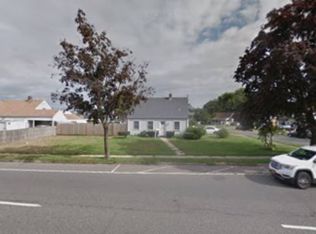 3281 N Jerusalem Rd, Levittown, NY 11756