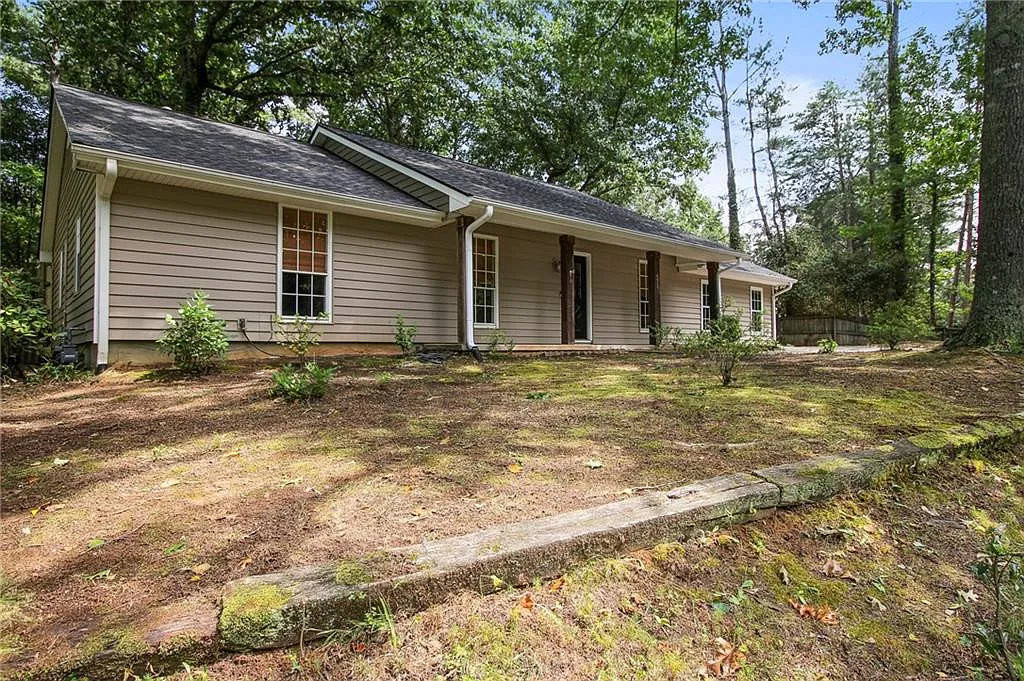 3 bed, 2.0 bath, 1472 sqft, $2,700 — Photo 3
