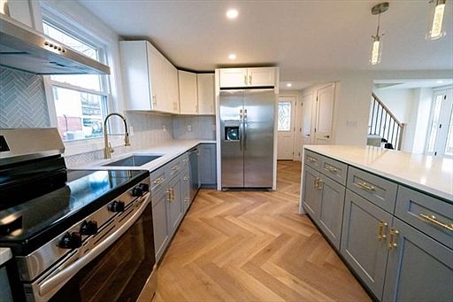 5th image of 35 Wright St