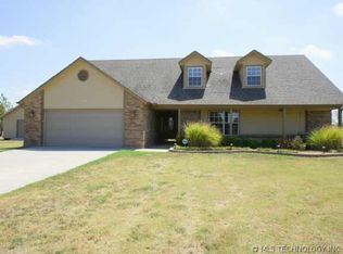32366 E 142nd St S, Coweta, OK 74429
