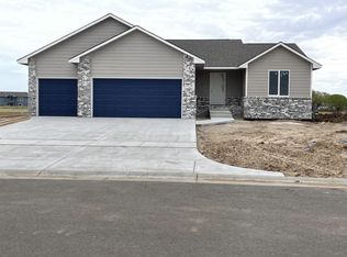 628 S Cattail St, Haysville, KS 67060
