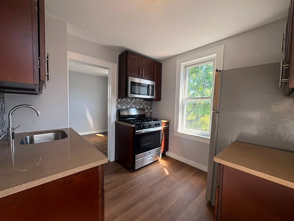 1st image of 14 Juliette St Floor 2