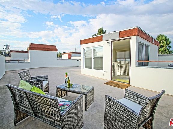 2nd image of 4536 Wilshire Blvd #106