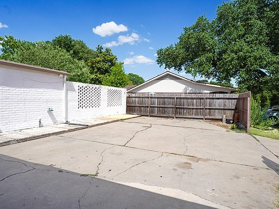 2nd image of 7914 Braes Meadow Dr
