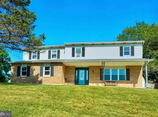 2865 Shire Dr, Pottstown, PA 19464