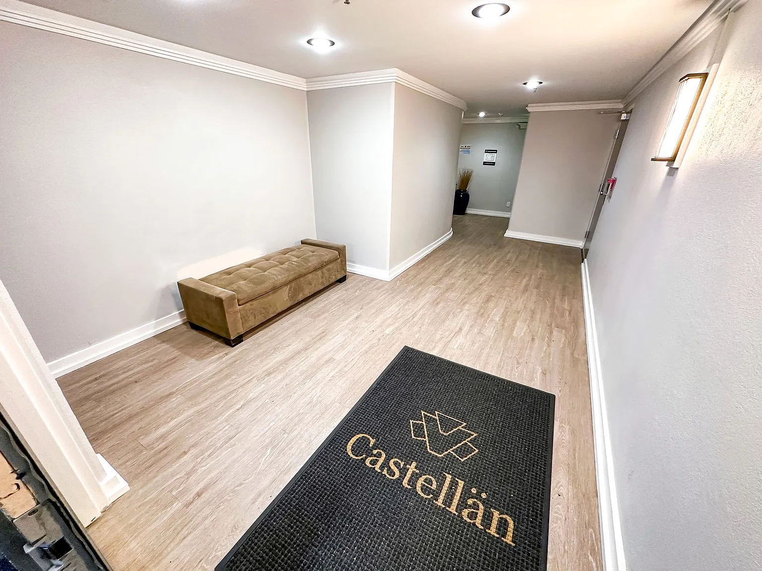 Castellan Apartments — Photo 3