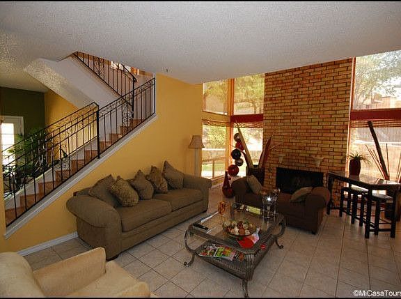 5th image of 512 Tawny Oaks Pl