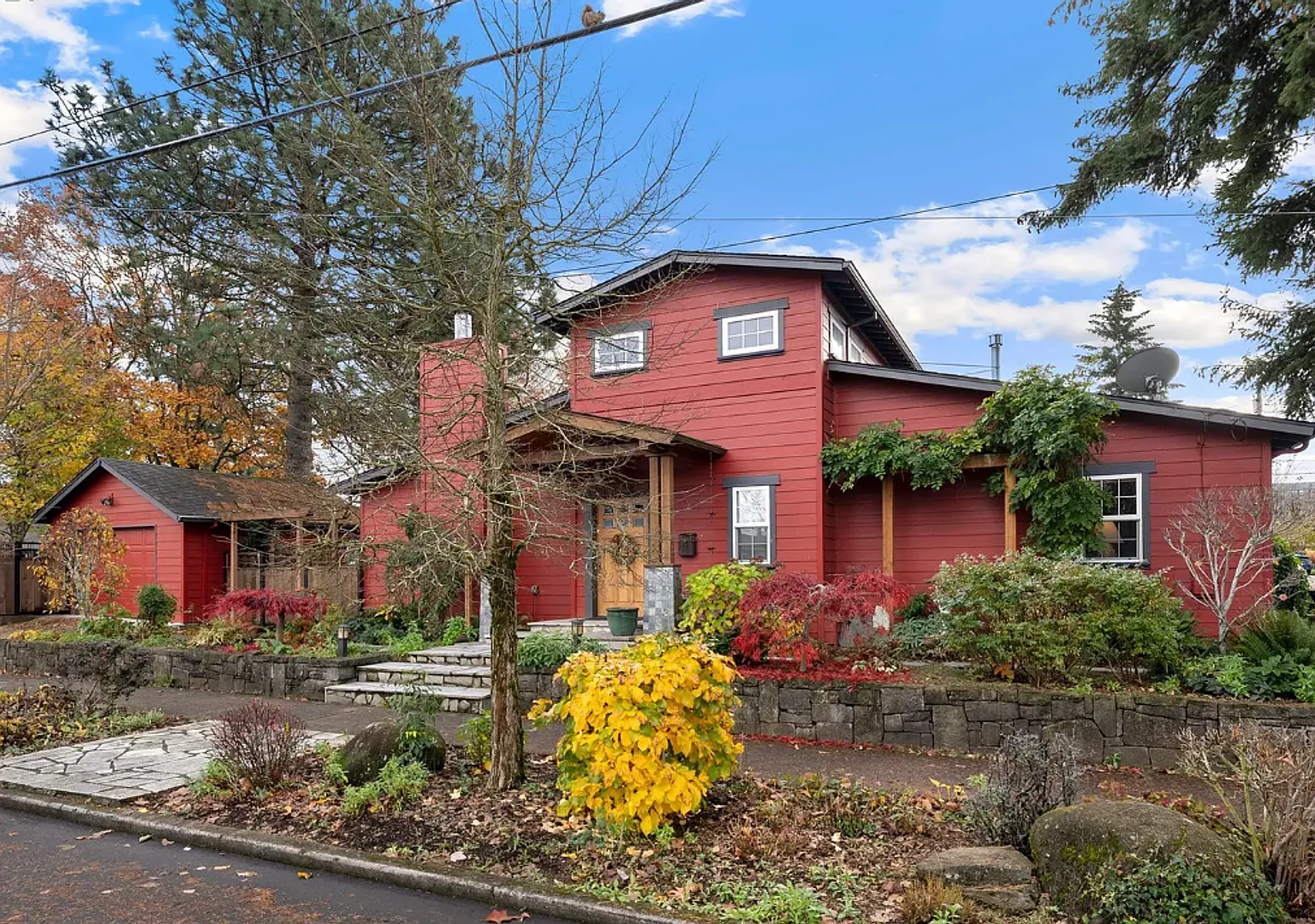 Storybook Craftsman Charm Meets Modern Luxury in Beaumont-Wilshire!! — Photo 2